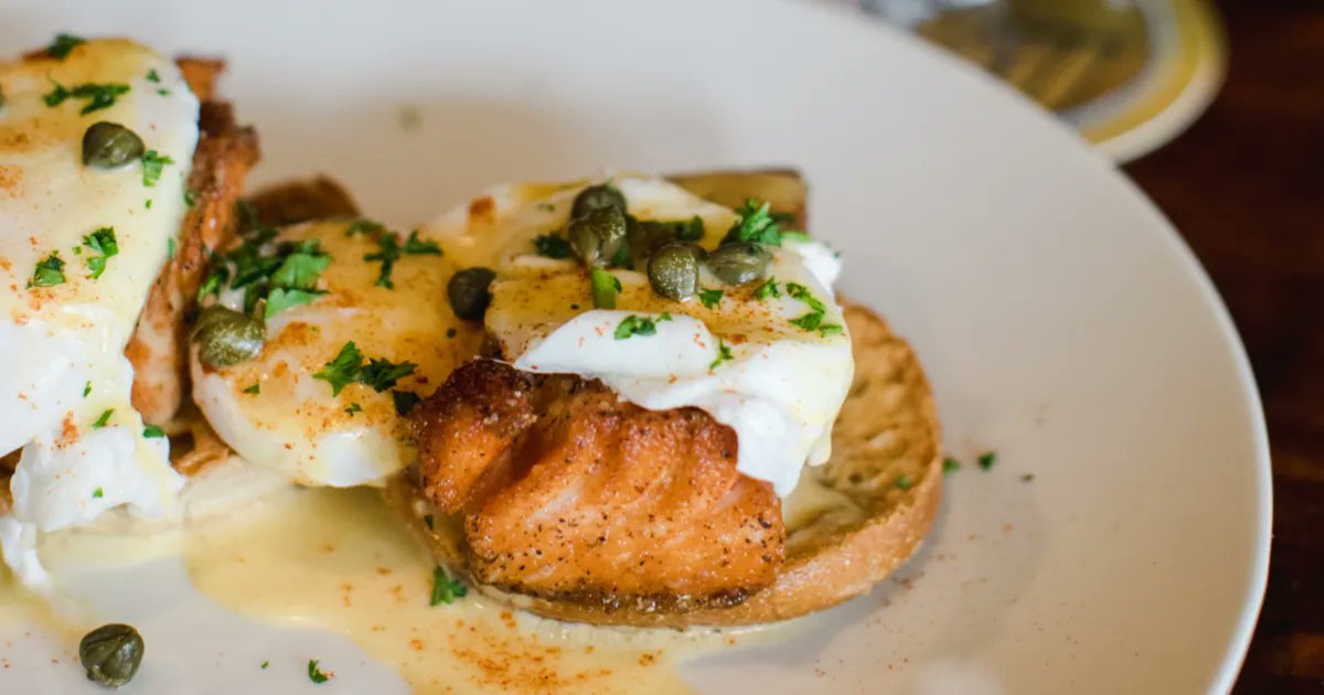 Brunch without a Bennie? Never! Our Lobster Bennie 🦞 Poached eggs and sweet lobster claw, basil hollandaise over an English muffin. #finchandfifth

—
#brunch #weekends #lobsterbennie #surreycenter #augustaga #loveaugusta #eatlocal