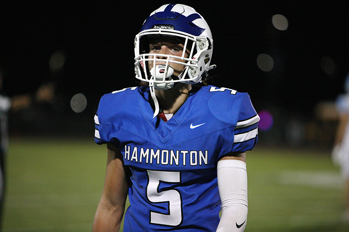 Sully's Co-Star of the Game: @HHSDevilsFB junior Justin Doughty, came up with some huge plays at QB and on defense in 2nd half, including a TD run, to lead Devils past Notre Dame 20-14