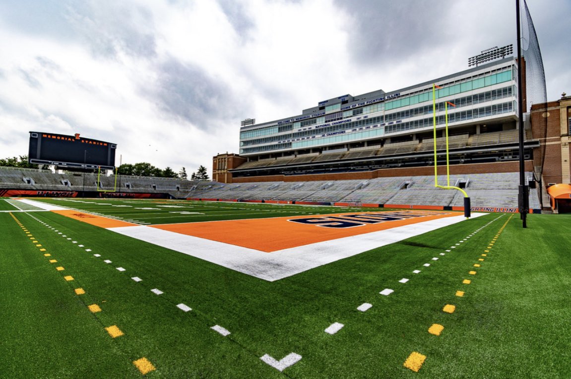 zainbando99's tweet photo. First home opener I won’t be at (if you don’t count the COVID season) since I started undergrad. For anyone going today, media or otherwise, I hope it’s absolutely electric at Memorial Stadium. I have never seen this much anticipation for a season in my life! #famILLY https://t.co/eRv2Bf95AM