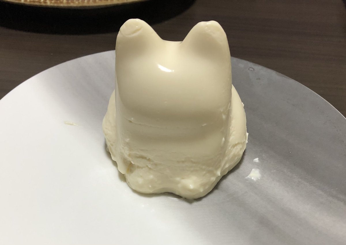 kairi_hisagi's tweet photo. #アッシュコンセプト さんの猫型でバースデーレアチーズケーキ🐈
取り出すのがなかなか難しかったけど、可愛く出来ました!!
#hconcept #猫 https://t.co/aU48vgjk69