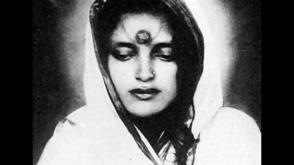 MediaoutletCom's tweet photo. #OTD #TDIH #August27, 1982: #DOTD: #RIP #AnandamayiMa. #NirmalaSundari #NirmalaDevi #Saints #IndianSaints #HinduSaints #YogaGurus #Yogis #Gurus #Beauties #Sweethearts #SelfInitiated #FullMoons
https://t.co/qiGRJ3wq0P https://t.co/ExrAaLiPBf