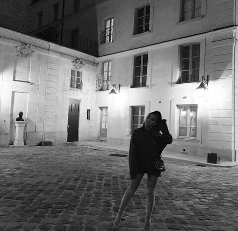 moonlightcleo's tweet photo. ari in paris 3yo ago for the swt <3 #ArianaGrande #swtparis #sweetenerworldtour https://t.co/8MbAl6DN0o