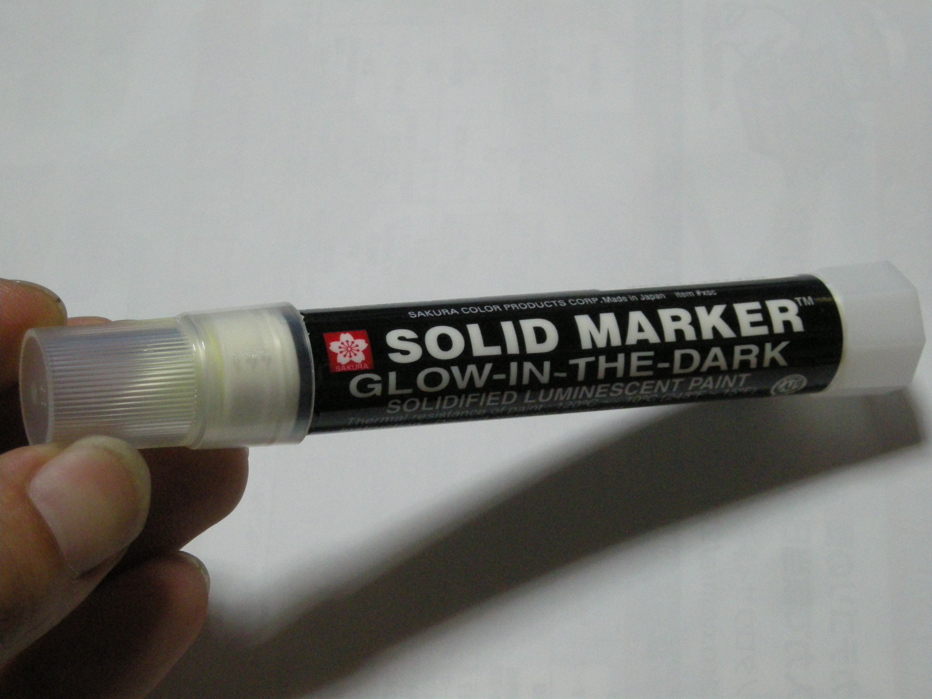 Sakura Glow-In-The-Dark Solid Marker