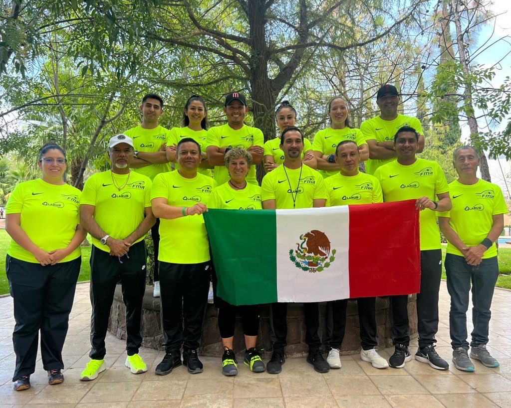 raquetnuevoleon's tweet photo. Los triunfos de un atleta, vienen acompañados de un buen entrenador, y en Nuevo León tenemos al MEJOR! Gracias Yanko Rentería https://t.co/nZJ59NO5EO