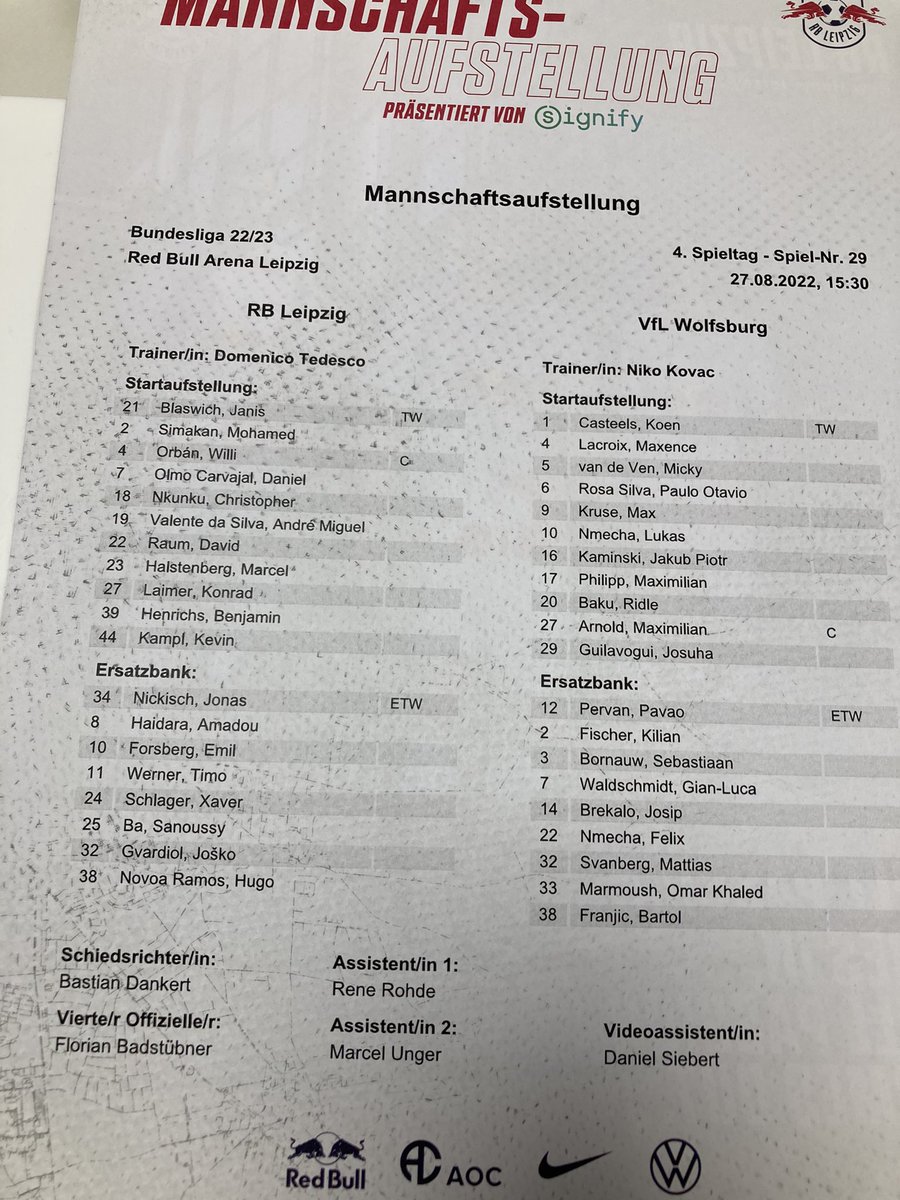 rb_live's tweet photo. Wenn im Tor was passiert, wird es interessant. #Nickisch ist zarte 18 #RBLWOB #Ersatzbank #RBLeipzig https://t.co/PzBiwVWOvJ