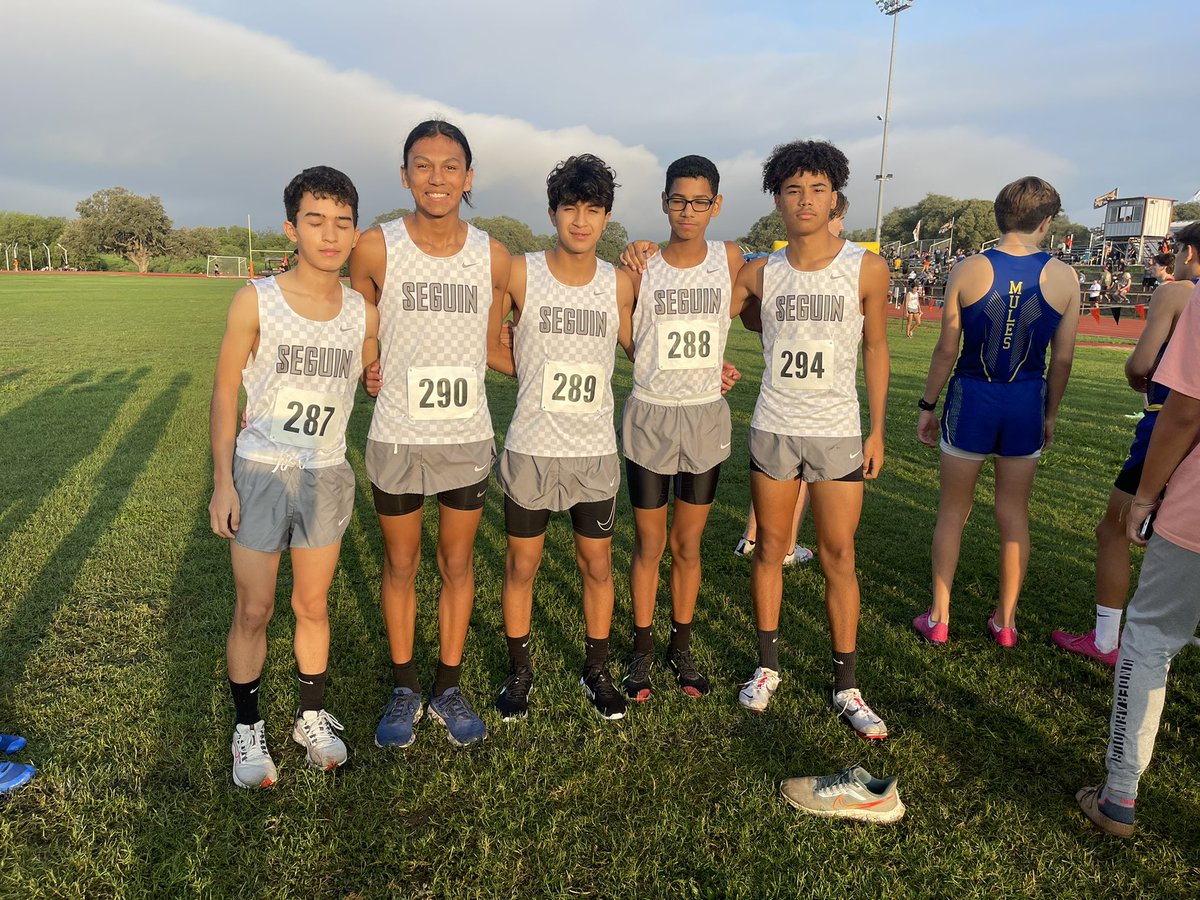 It’s a GREAT MORNING for XC! Seguin XC Boys at the starting line at the Medina Valley Invitational! #familyofchampions #weareseguin <a href="/CoachLAlmaraz/">Liza Cavazos Almaraz</a> @CoachAlejandro_ <a href="/SeguinHSTx/">Seguin High School</a>
