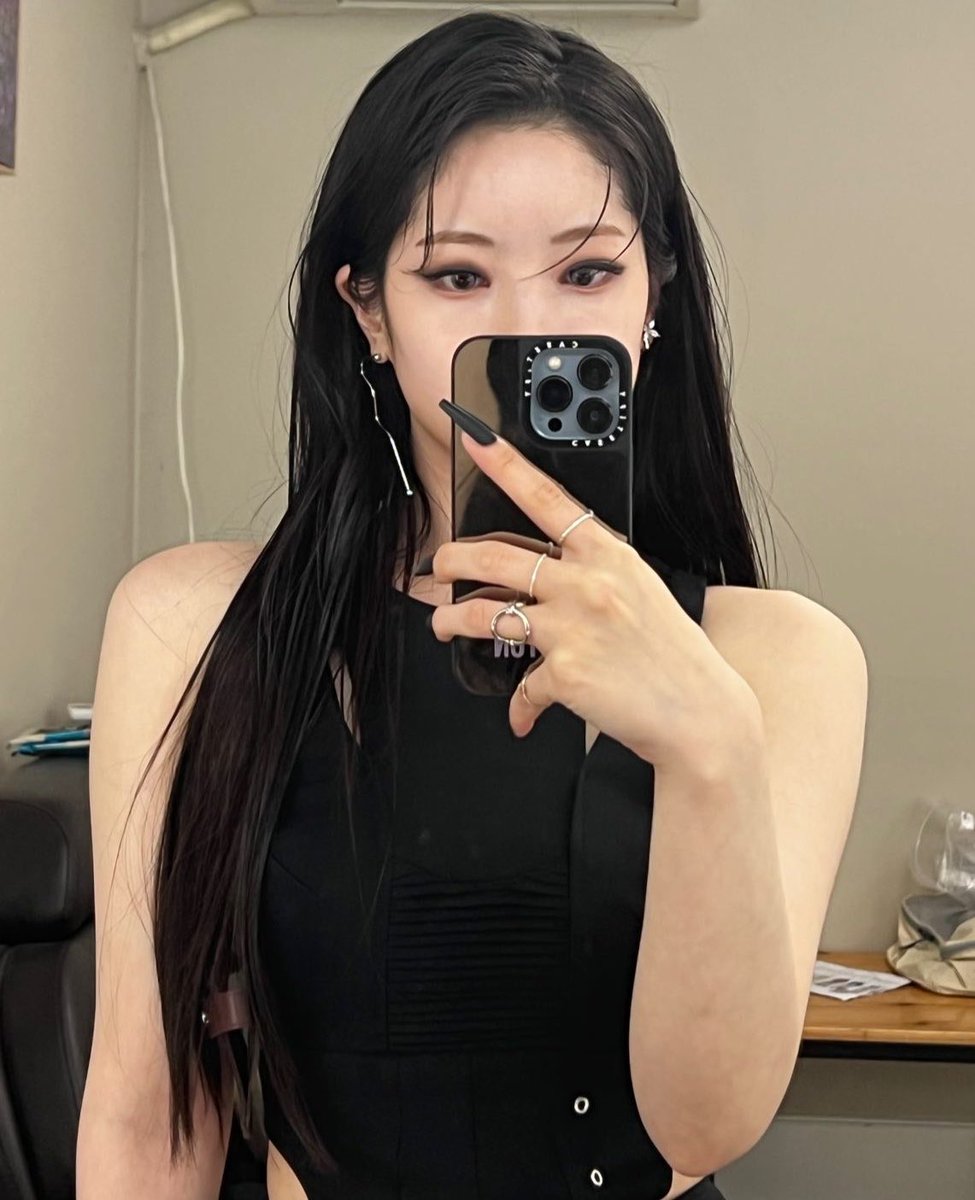 archivedkdh's tweet photo. DAHYUN FROM TWICE https://t.co/f5LAIyl7q1