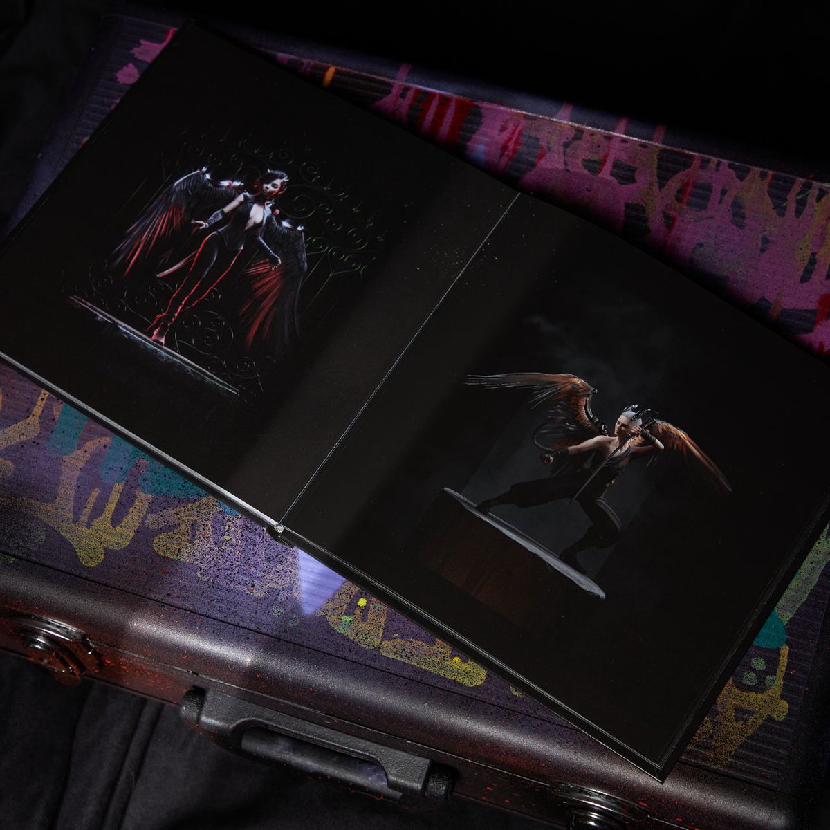⁜ 9 circles of hell ⁜ 9 items in the case  ⁜
 ⁜ Leaking first 3 ⁜