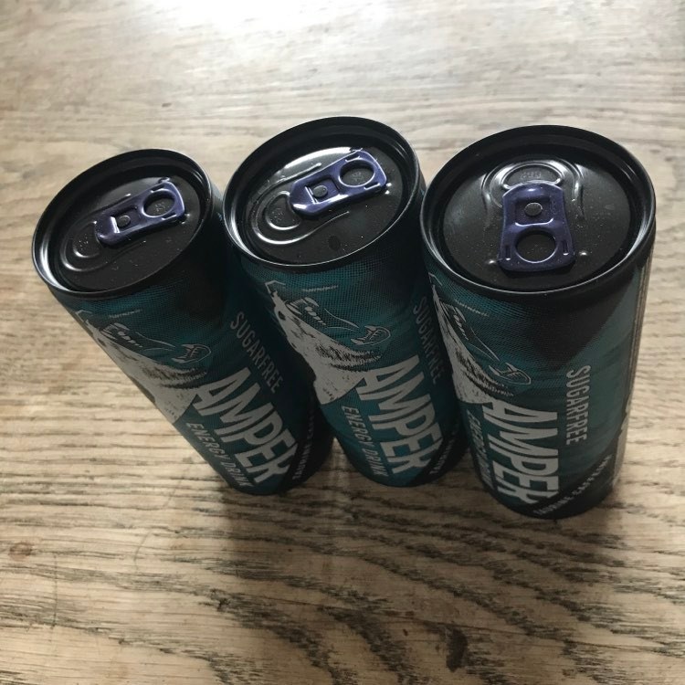 jensunmack's tweet photo. Gennem vinter og forår blev det en vane altid før kampstart at drikke denne tvivlsomme discount-energidrik, som efterfølgende over sommeren helt blev kvittet. Noget siger mig, det vist er på høje tid at starte igen i dag. #overtro #LFC https://t.co/wuo3uTN9WN