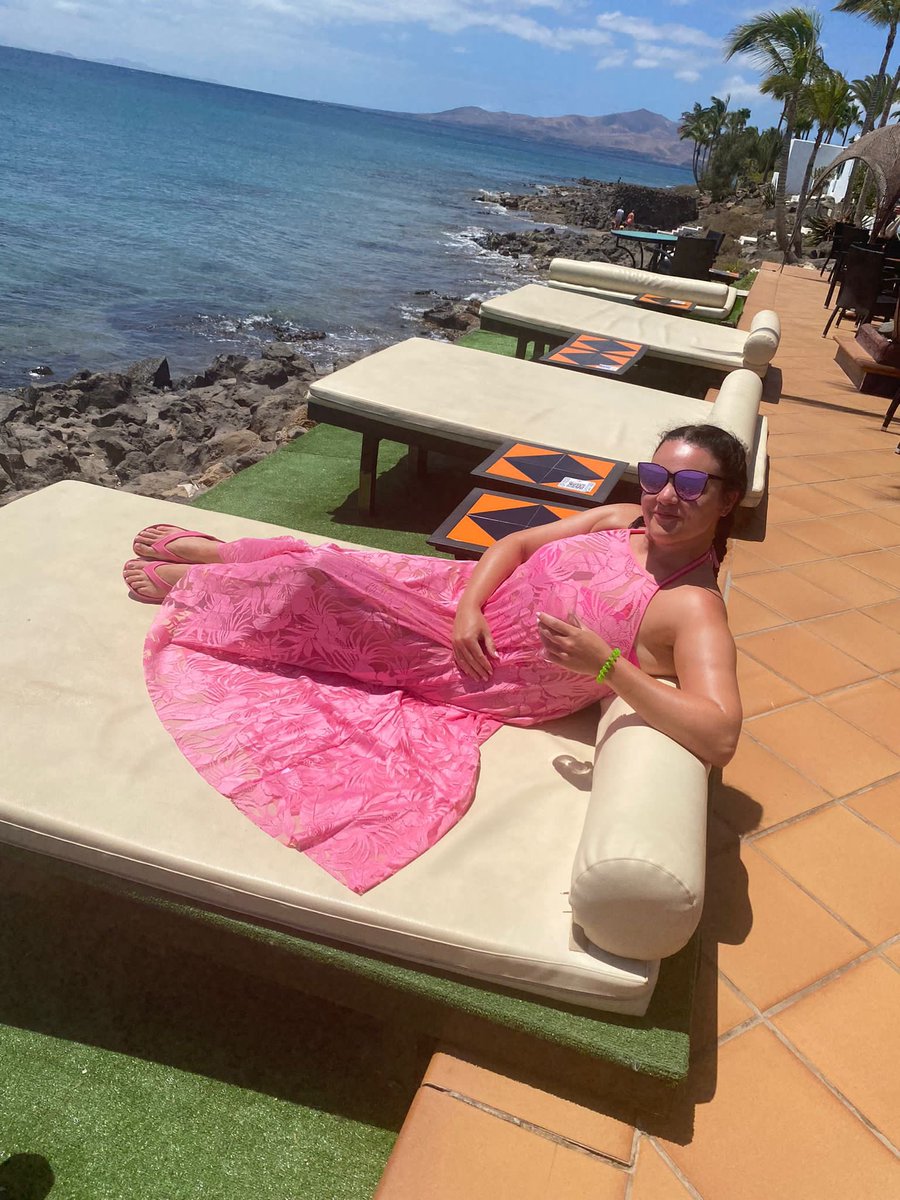 DebT1986's tweet photo. Loving being in my favourite place #Lanzarote #cafelaola #pinkmoscato https://t.co/uR05k0Gqse