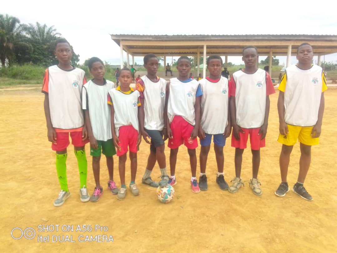 FCEbolowa's tweet photo. Akeva KyeOssi !
Thanks Ambam Town!
#DetectionTour
#Thirdstepdone
#Kyeossi
#Ambam
#FCE
#EnsembleEcrivonslHistoire https://t.co/ZdcEJ2vcHh