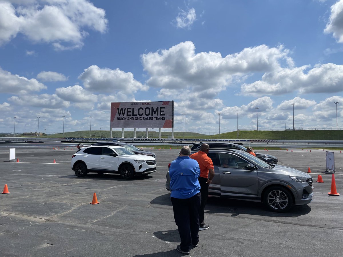 #Iamdrivingthechange #buick #hummerev #buick