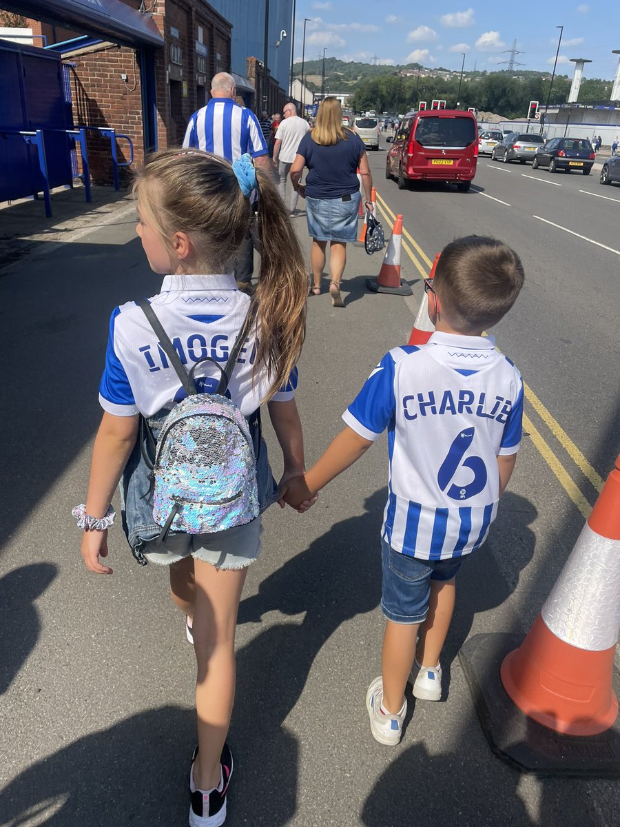 Excited to be back at their favourite place! 3 points today please boys! #swfc #shwfgr