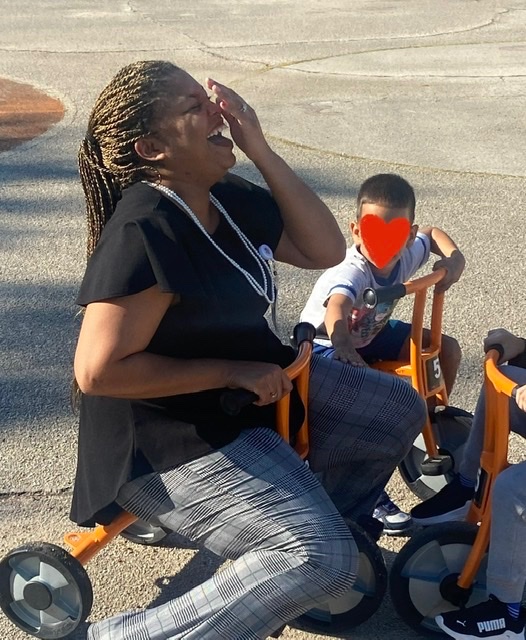 “You’ve seen playdough &amp; letters.
And you’ve seen bugs, right?
But have you ever seen a principal on a playground…riding a bike?”

#ithinknot #bars #teacherpoet #sherollin #mykneeswontallowit #wehadatime #📸 #leadingwithjoy 
<a href="/IngramWhite/">𝕋ℍ𝔼 𝔸𝕡𝕣𝕪𝕝 𝕎𝕙𝕚𝕥𝕖, 𝕄. 𝔼𝕕 🍎</a>