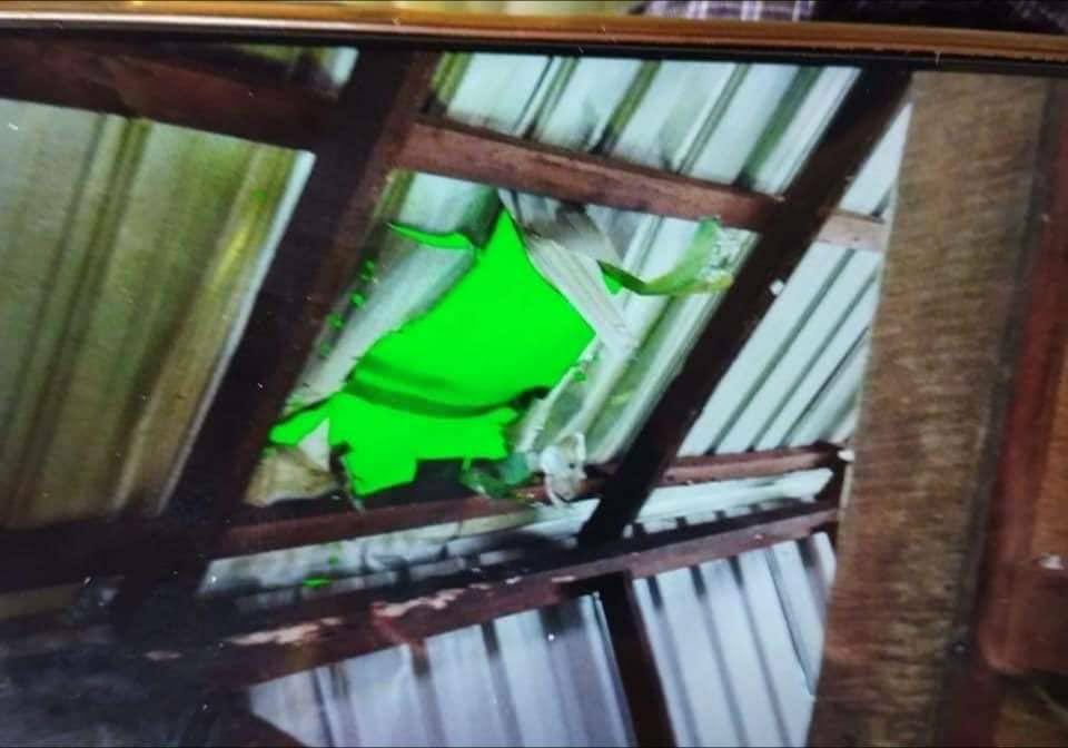 KMohsoe's tweet photo. Military troops raided Wakone village, Dawei tsp yesterday, fired light arms and heavy weapons, then looted the valuable things. 2 civilian houses were damaged. #2022Aug27Coup #LegalizationOfNUG #WhatsHappeningInMyanmar https://t.co/uj6tDENJ6x