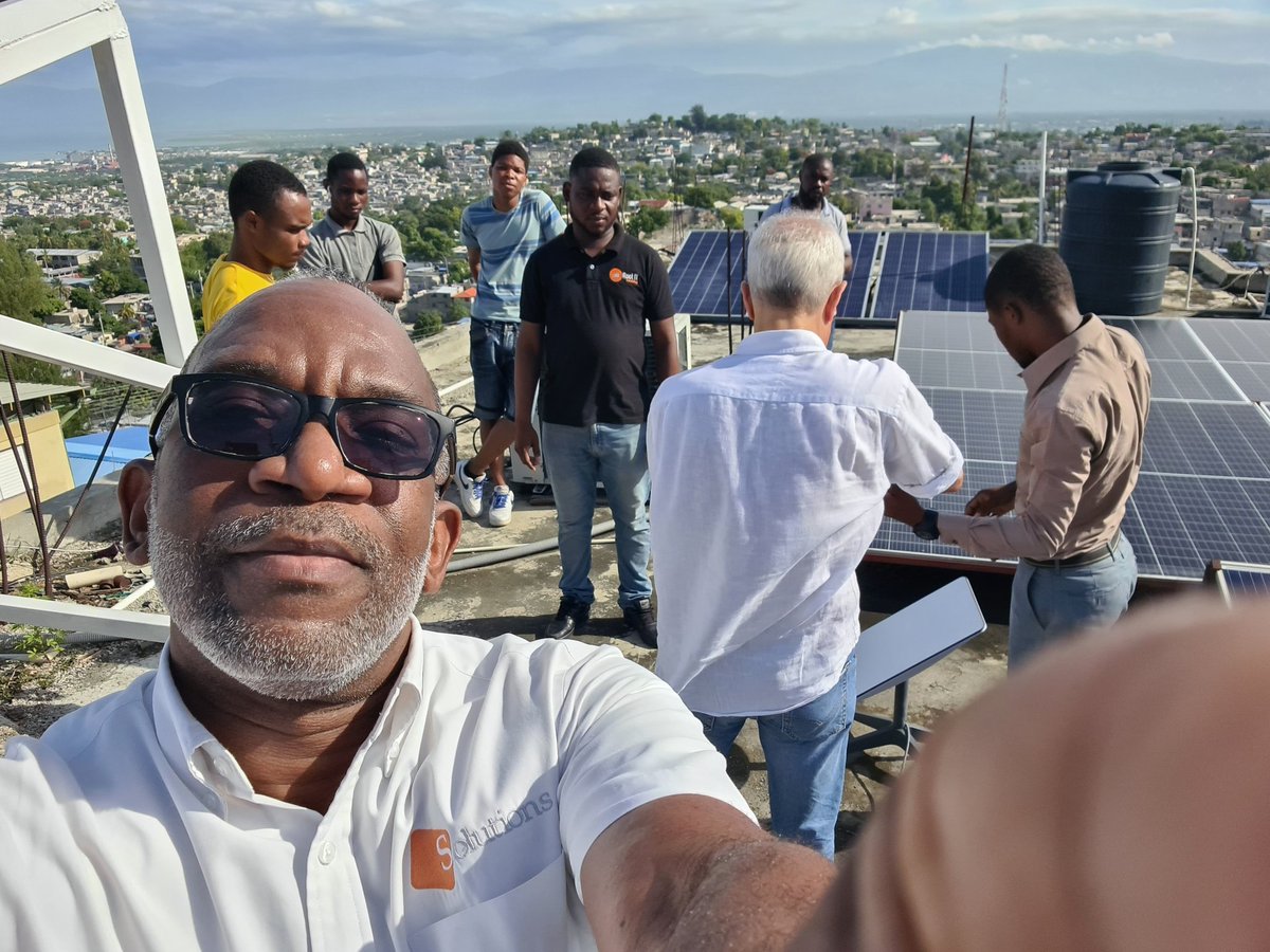 carledouard's tweet photo. First Starlink installation for me in Haiti with AHTIC 😊😊😊😊 #starlink #haiti #ahtic https://t.co/5NyMwkKWOS