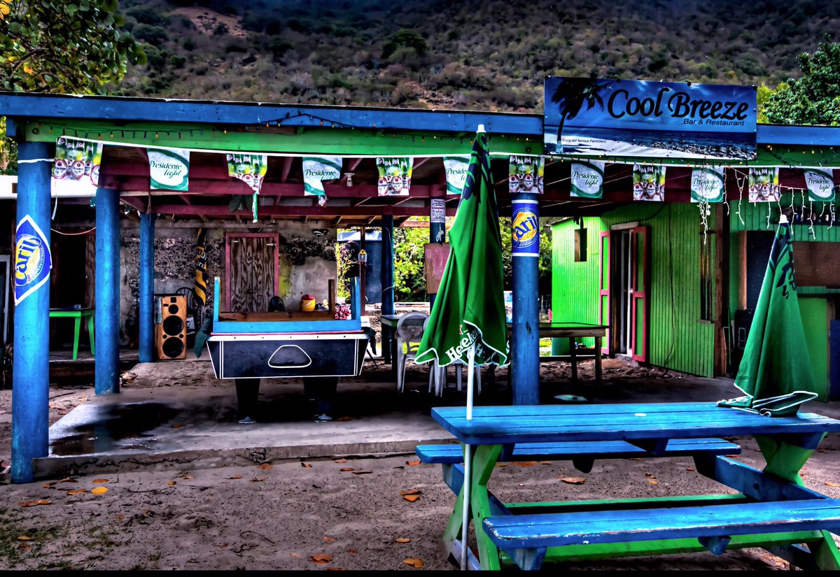 WekivaWild's tweet photo. @DebbieHere2 @xobreex3 @elfearsfoxsox @DragonsEyeImage Open air joint, Jost Van Dyke, British Virgin Islands #bar #colorfulbuildings https://t.co/OaTpYKxwhI
