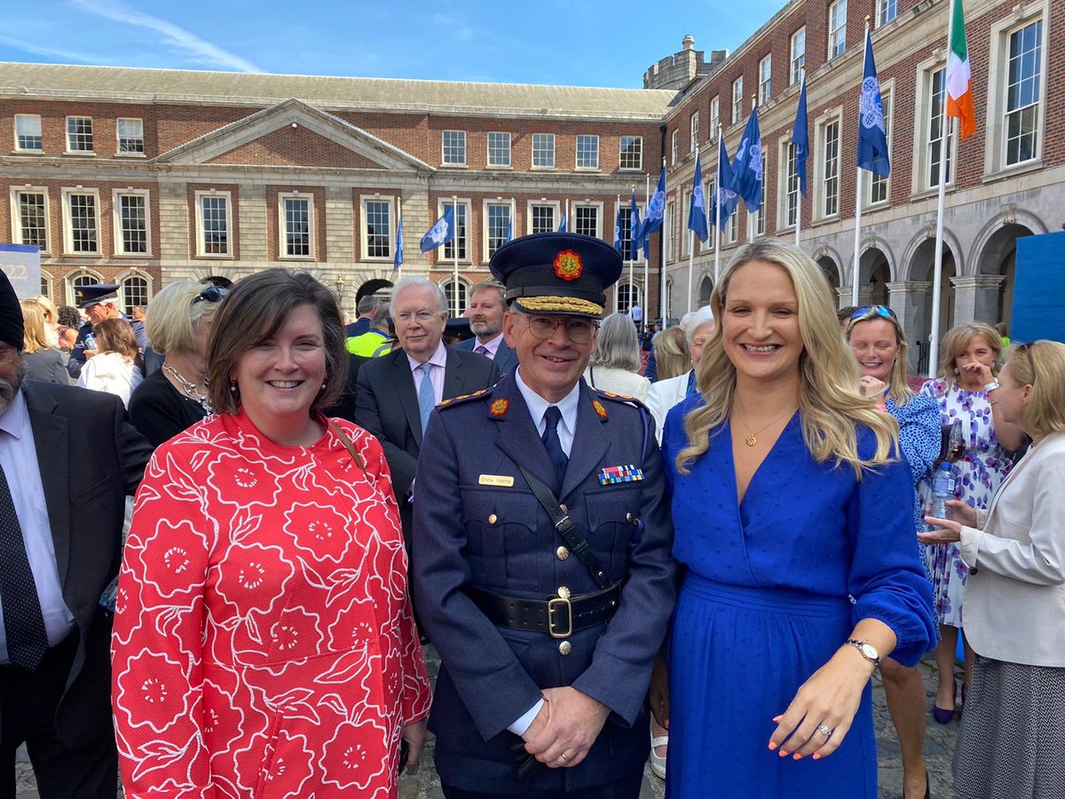 DeptJusticeIRL's tweet photo. 🎊Our colleagues @gardainfo celebrated their centenary today.
A very special day to thank and remember all of those who have served and continue to serve.  Minister @HMcEntee and Secretary General McPhillips were delighted to join Commissioner Harris at the event #garda100 https://t.co/jPqPFSpXO6