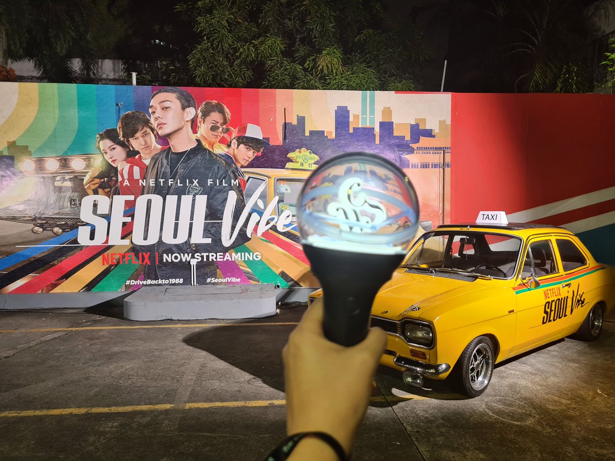jinides's tweet photo. Night view of the Seoul Vibe gas station~~ representing WELO β¨οΈ
#DriveBackTo1988
#μΉμ±μ° #OngSeongwu #μμΈλμμ #SeoulVibe https://t.co/cb78hvAIUD