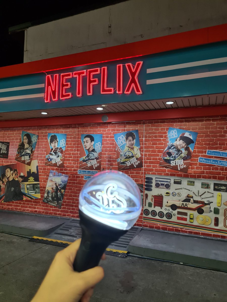 jinides's tweet photo. Night view of the Seoul Vibe gas station~~ representing WELO β¨οΈ
#DriveBackTo1988
#μΉμ±μ° #OngSeongwu #μμΈλμμ #SeoulVibe https://t.co/cb78hvAIUD