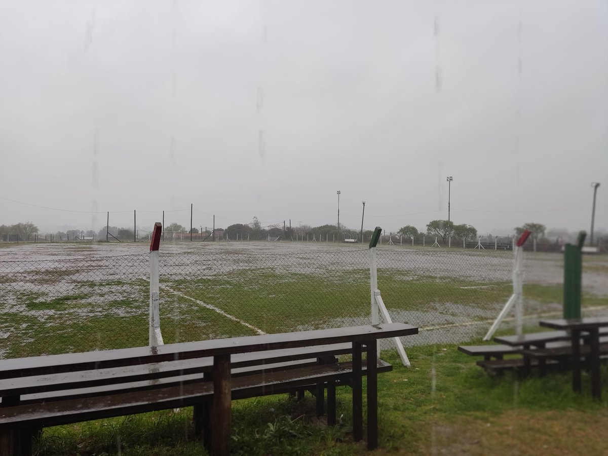 TercerRadio's tweet photo. La @liga_florida suspendió toda la actividad futbolistica para este fin de semana, debido al estado de los campos de juego a causa de las copiosas lluvias caídas.
@tvflorida @fmflorida89_3 @SSarla https://t.co/TbCodJBtfu