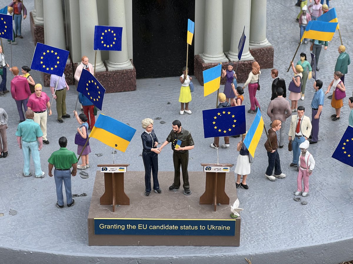 KacaSaf's tweet photo. Novy prirustek v parku Mini Evropa. #MiniEurope #Bruxelles https://t.co/HVEh1cAFwx