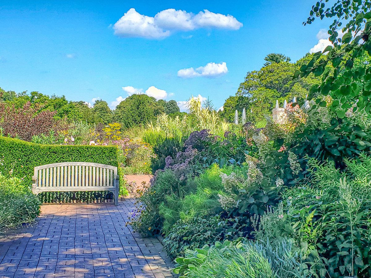 longwoodgardens's tweet photo. #HappySaturday https://t.co/BF3h67GYYq
