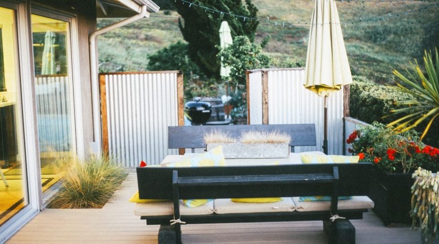 TawilShereen's tweet photo. Add some personal flair around your deck with these landscaping ideas. #exteriordesign #curbappeal  https://t.co/HLKZqa8ZZB https://t.co/hjumRZqQnV