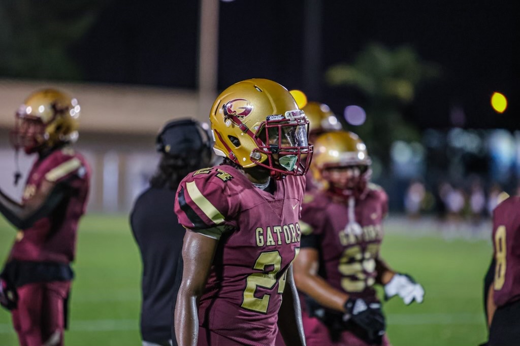 JerryRecruiting's tweet photo. Freshman Spotlight: Goleman (FL) 26’ ATH @Trebelldatman0 

Bell (5-11, 169) recorded 9 TKL, 2 FF, 1 FR, 1 PBU, and 1 blocked field goal, to secure the Gators victory. Bell complied these stats during the first half. He’s also a member of South Florida Express 7v7 All-Star Team. https://t.co/CJ2t6ZEa8q