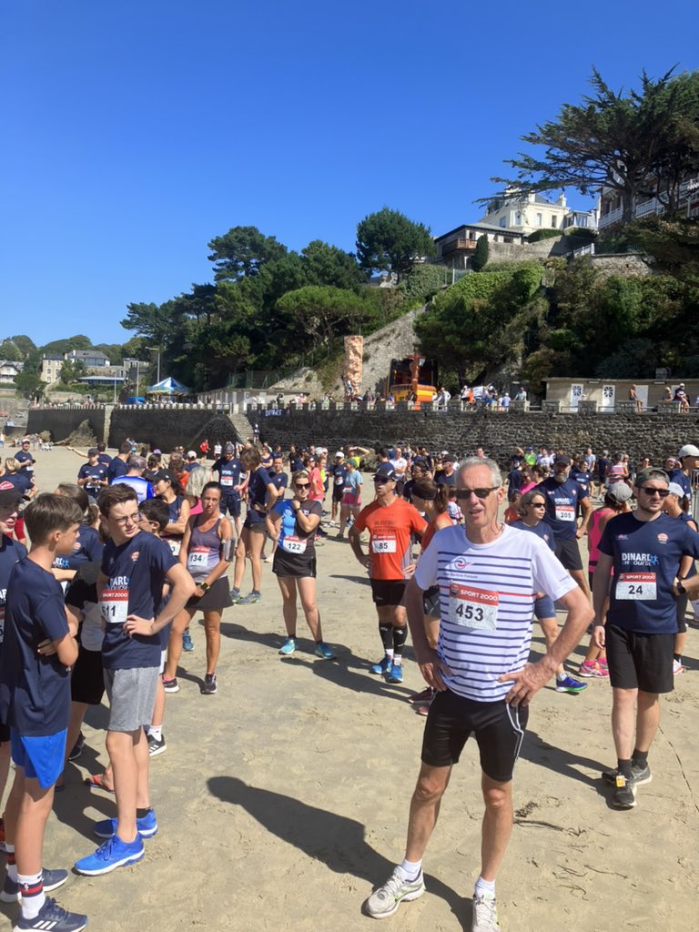 TineMarieNoelle's tweet photo. C’est parti pour le #Dinardoffcourse plage de l’Ecluse @Villededinard https://t.co/ulWvWBq13z