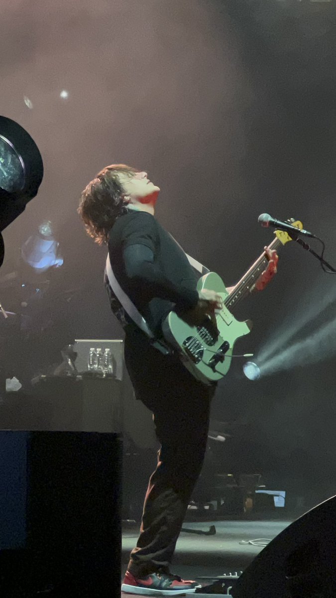 walletsx444's tweet photo. #MCRRALEIGH #frankiero #screaming https://t.co/ENesUvsLbO