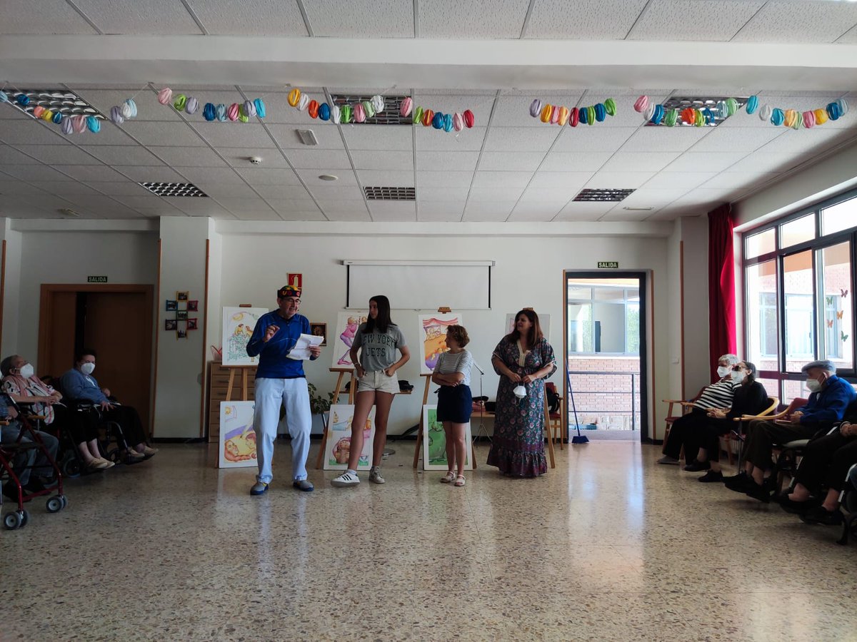 Ayer #AreaRuralAspanias y hoy #ResidenciaRíoArlanza, hemos disfrutado con el arte de Ana, Sheila, Margarita, Sesi y nuestro querido Ansel. 
Gracias a todos por vuestra dedicación, tiempo y talento. 
#salasmola.
#teatropoesiaoperacuentos
#masBISIporfavor