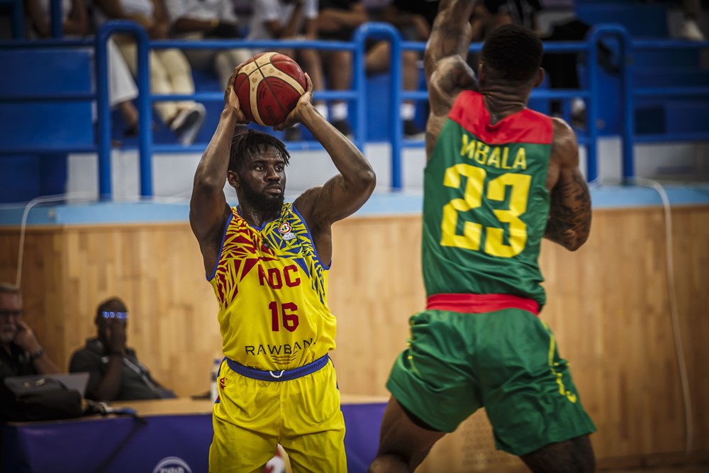 ALMEvreux's tweet photo. 🏀 #FIBAWCQ

En ce jour de premier match, petite pensée pour 𝗦𝗵𝗲𝗸🇨🇩 (10pts 🆚️ Cameroun) et 𝗥𝗼𝗺𝗮𝗶𝗻🇨🇮 (victoire 🆚️ Nigeria) qui ont disputé hier leur 1er match de qualif' pour la Coupe du Monde ! 

🔜 2 matchs nouveaux matchs aujourd'hui et demain

📸 FIBA / FIBB https://t.co/yEcbO9osIx