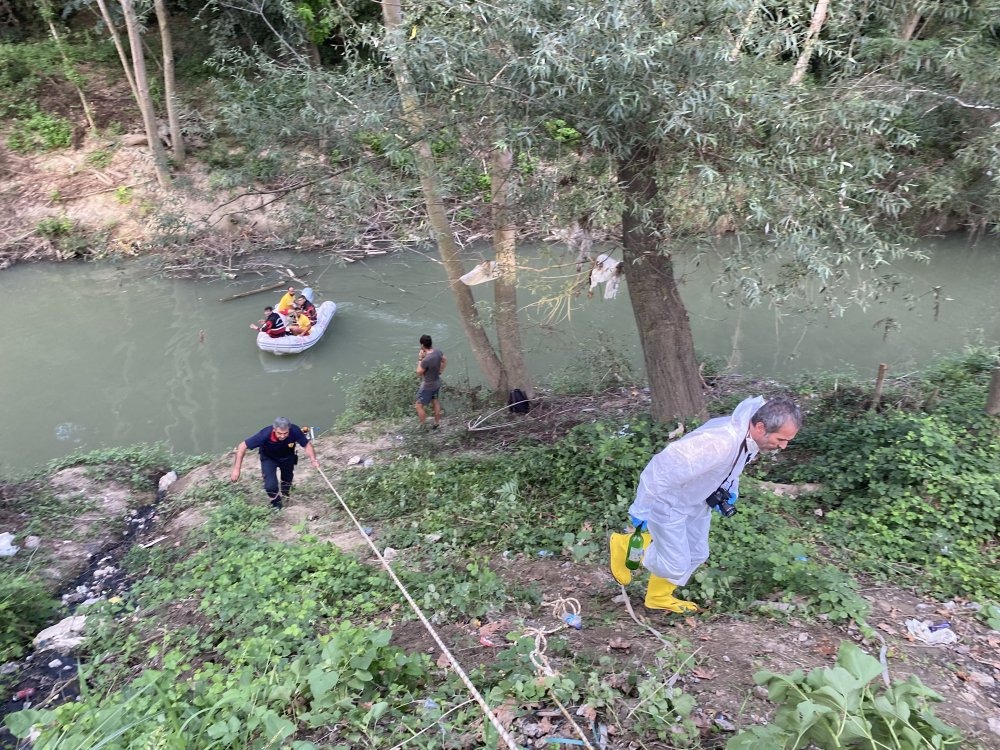 Irmakta ceset bulundu 
 #Haber Hattı <a href="/hhcomtr/">Haber Hattı</a> aracılığıyla 

Haberin devamı için➡️ bit.ly/3RfsjIN