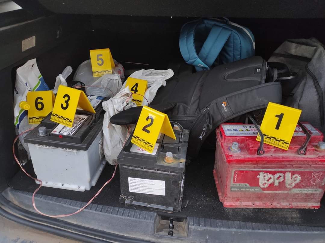 BirdLifeSerbia's tweet photo. Burna noć: na 2 lokacije kod Sečnja otkrivene zakonom zabranjene elektronske vabilice za prepelice. Počinioci otkriveni brzom akcijom policajaca iz stanice u Sečnju.

#stopkrivolovu #stopbirdcrime #DZPPS #BPSSS #BirdLifeSerbia https://t.co/2x9i7dkJG2