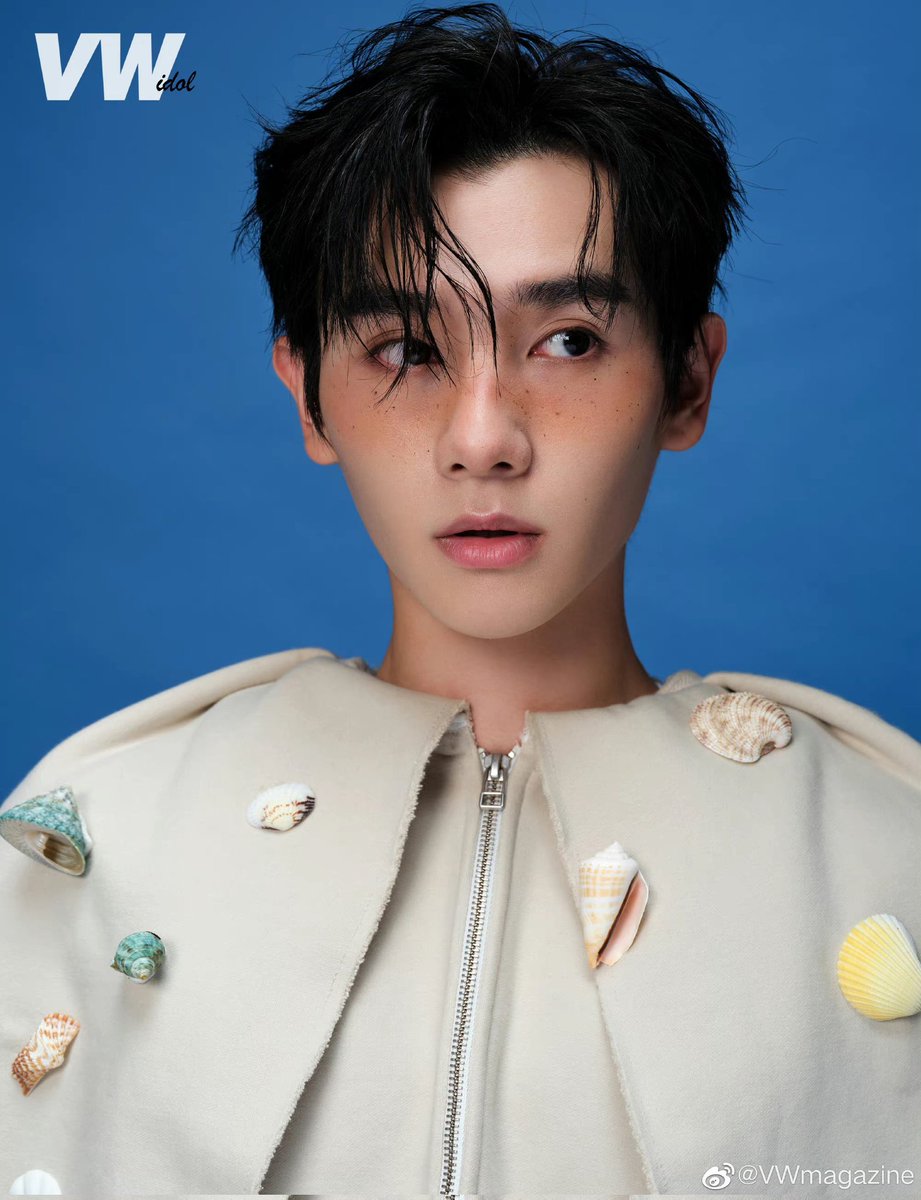 Pimchan75454126's tweet photo. @BeHi_ENT Thank you for updating about Nine 🙏
NNINE VWMAGAZINE COVER
#GQCSingingTheBlue
#นายท่านกรชิต #高卿尘 #INTO1Nine https://t.co/dKPbMZ2kRc