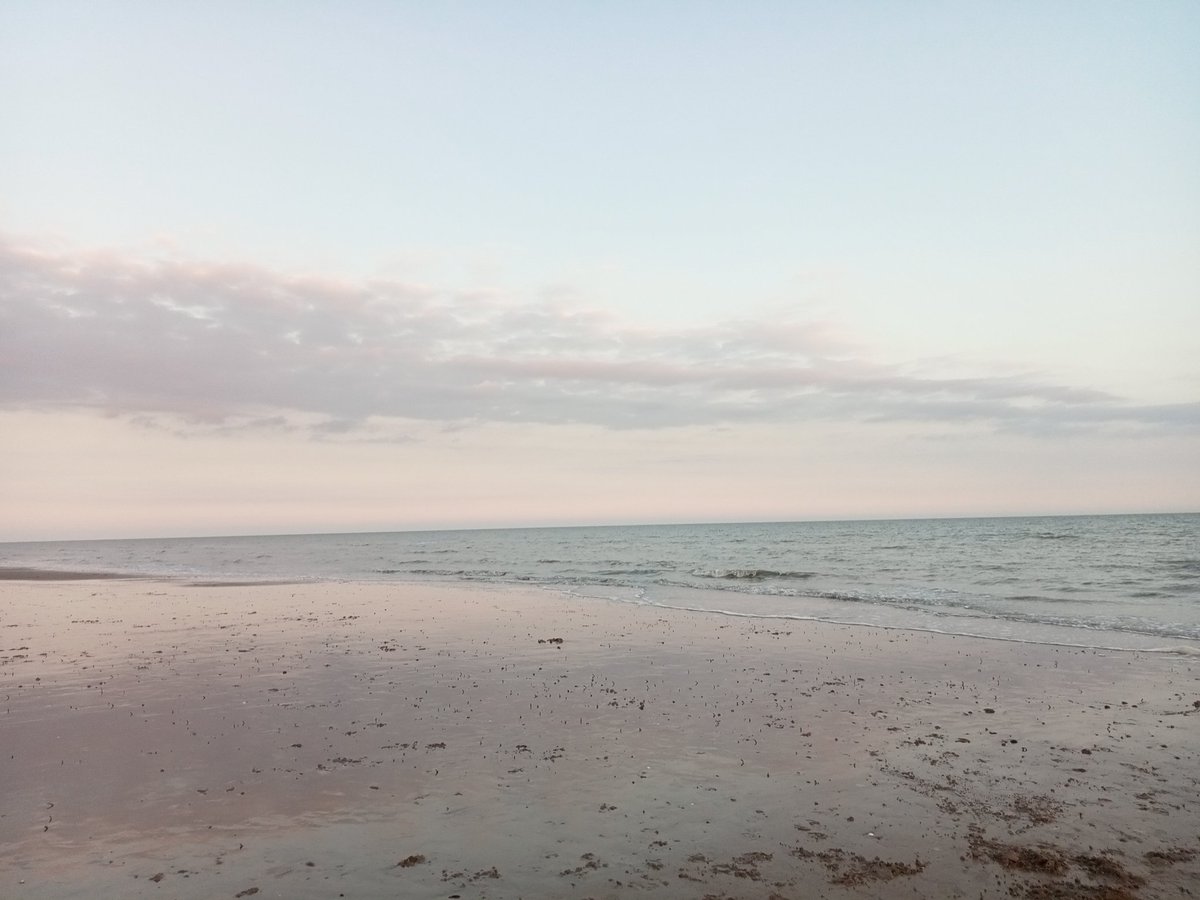 RachelHi1l's tweet photo. So beautiful, yet not safe to swim in @Bexhill_On_Sea #EndSewagePolution @sascampaigns https://t.co/vq1z2L0Qxq