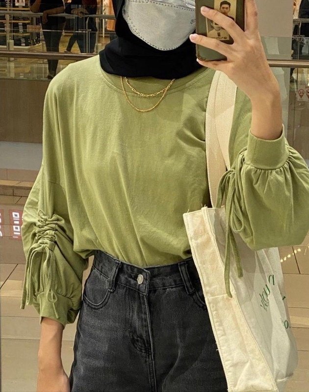 sugarsuga_r's tweet photo. Blouse cantique 🐤✨

(1) Gemma puff pilihan warna cewe kuee dan pastel https://t.co/WVWWIKD2SA
(2) Kanya Blouse bahan crinckle https://t.co/OafsUYFRDU
(3&amp;4) Autum blouse , ada 2 size warna pastel https://t.co/qp5xVNFR2D https://t.co/pXem0dVN9E