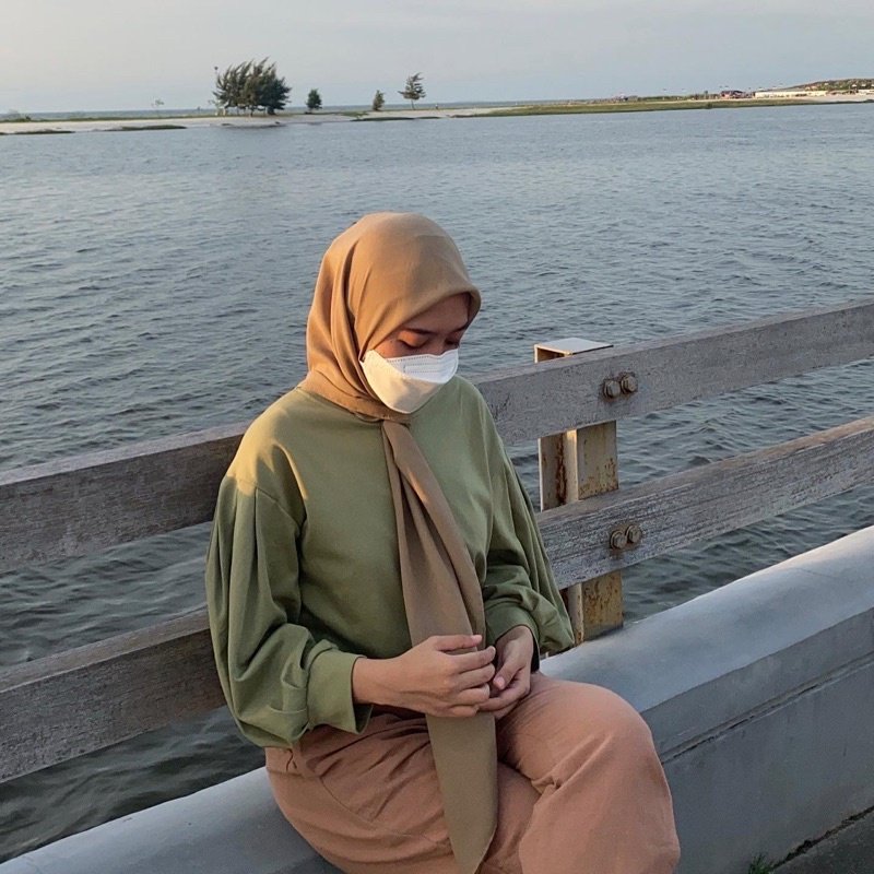 sugarsuga_r's tweet photo. Blouse cantique 🐤✨

(1) Gemma puff pilihan warna cewe kuee dan pastel https://t.co/WVWWIKD2SA
(2) Kanya Blouse bahan crinckle https://t.co/OafsUYFRDU
(3&amp;4) Autum blouse , ada 2 size warna pastel https://t.co/qp5xVNFR2D https://t.co/pXem0dVN9E