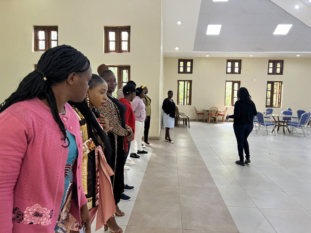 nakitare's tweet photo. Can journalists afford a digital detox @CeciliaMaundu #DigitalSecurityKE
#GendersndTechKE big dilemma especially for reporters @APC_News @IawrtK @josebigg @marvinmwavita @VictoriahSinda2 @MercyNgoya6 @karolcheza @Kakai_Barbara https://t.co/8EqaEGJEy4