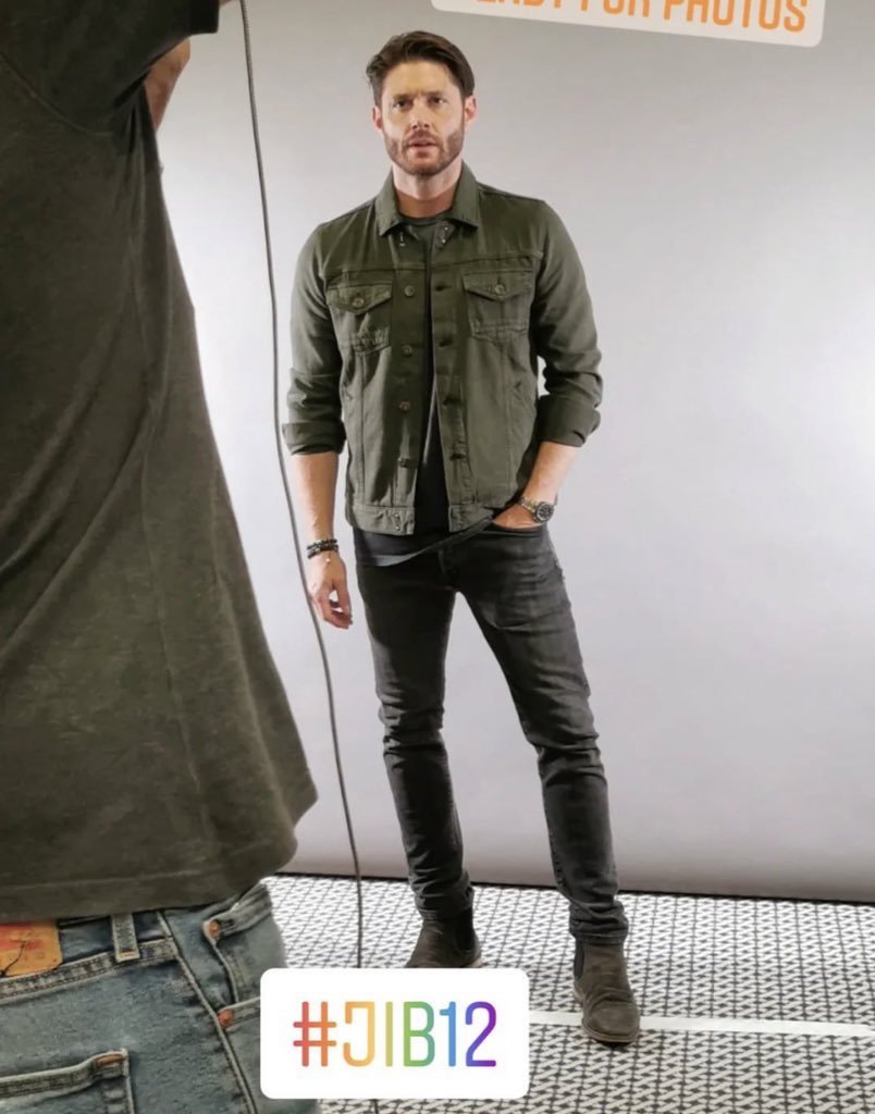 AcklesNews_'s tweet photo. Jensen Ackles
Supernatural Convention "Jus In Bello 12" 
2022, Rome, Italy
#jib12 #JIBCON12 #JIBCon #AcklesNation #SPNFamily #DeanWinchester #TheWinchesters 
▶️https://t.co/sigeWDVug8 https://t.co/OjCbave1AT