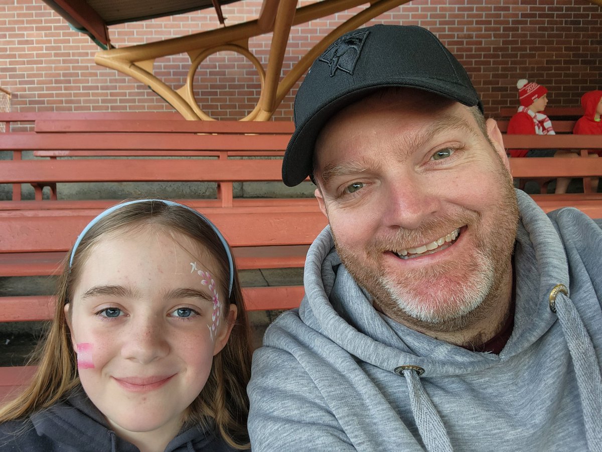 EdmondBurton's tweet photo. At the first ever Sydney Swans AFLW match @SydneySwansAFLW #firsthappensonce https://t.co/zaOUZU2RrY