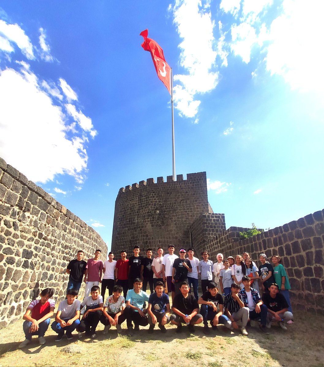 Genç Keneş ekibi Malazgirt Kalesi ziyaretinden 🇹🇷