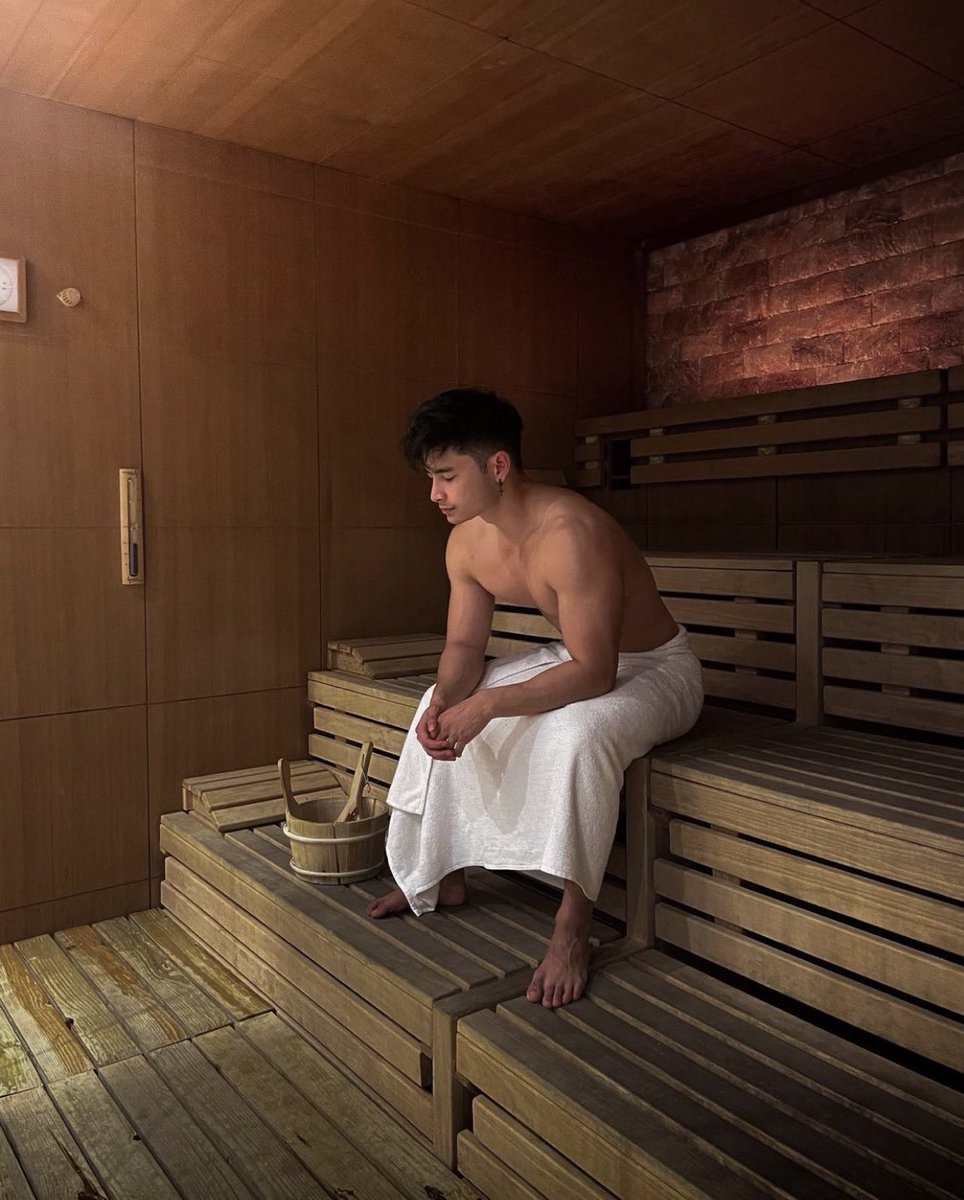 massage_alpha's tweet photo. OUR LAST CALL FOR #AlphaMassage session is at 3AM! You may stay here until 5AM! Yes let's wait til SUNRISE cause that's what #SlumberSaturdays is all about! Why pay for a glass of vodka if you can have it here FOR FREE?! Meet the friendliest crowd here π³οΈβπ Walk-ins are WELCOME! π€ https://t.co/hOUB0HmDnk