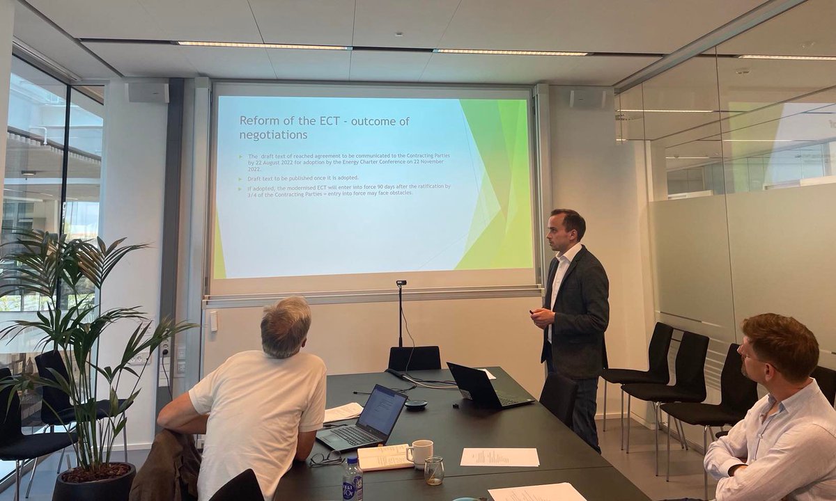 Great discussions at the 1st workshop of @DFF_raad project 'ENERGIZE: Re-Shaping International Investment Law for the Green Transition'. Ready for further intense work on investment and energy law @Joanna__Lam @DrStefanVoigt Aleksander Szostak, Pawel Marcisz @SHIELD_LAW @jura_ku