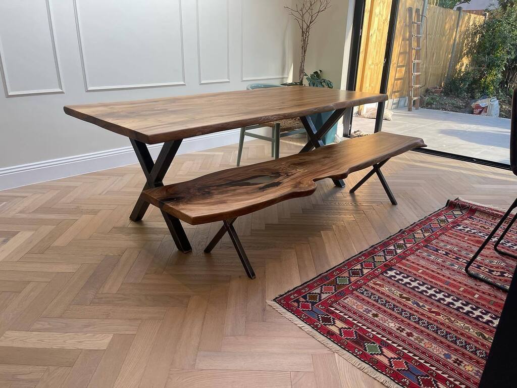 PaulFrampton3's tweet photo. Live edge elm dining table with matching bench #liveedgediningtable #epoxy #elm #liveedge #liveedgewood #waneyedge #waneyedgetable #customfurniture #customtable #customdiningtable #bespokefurniture #bespokediningtable #interiordesign #interiors #oaktabl… https://t.co/hbus6bJoc1 https://t.co/HpD8ai07Z5