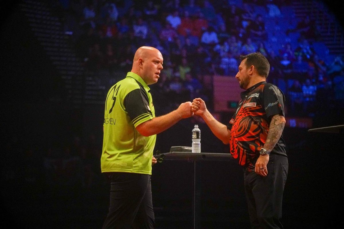 OfficialDPA's tweet photo. Third Quarter Final sees Jonny Clayton up against Michael van Gerwen. 🇳🇱🏴󠁧󠁢󠁷󠁬󠁳󠁿🎯 @OfficialPDC @OfficialDPA @nz_tab @FOXSports @SENZ_Radio https://t.co/JLKihPVXDG