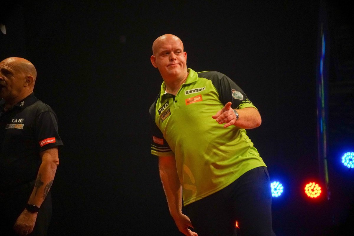 OfficialDPA's tweet photo. Third Quarter Final sees Jonny Clayton up against Michael van Gerwen. 🇳🇱🏴󠁧󠁢󠁷󠁬󠁳󠁿🎯 @OfficialPDC @OfficialDPA @nz_tab @FOXSports @SENZ_Radio https://t.co/JLKihPVXDG