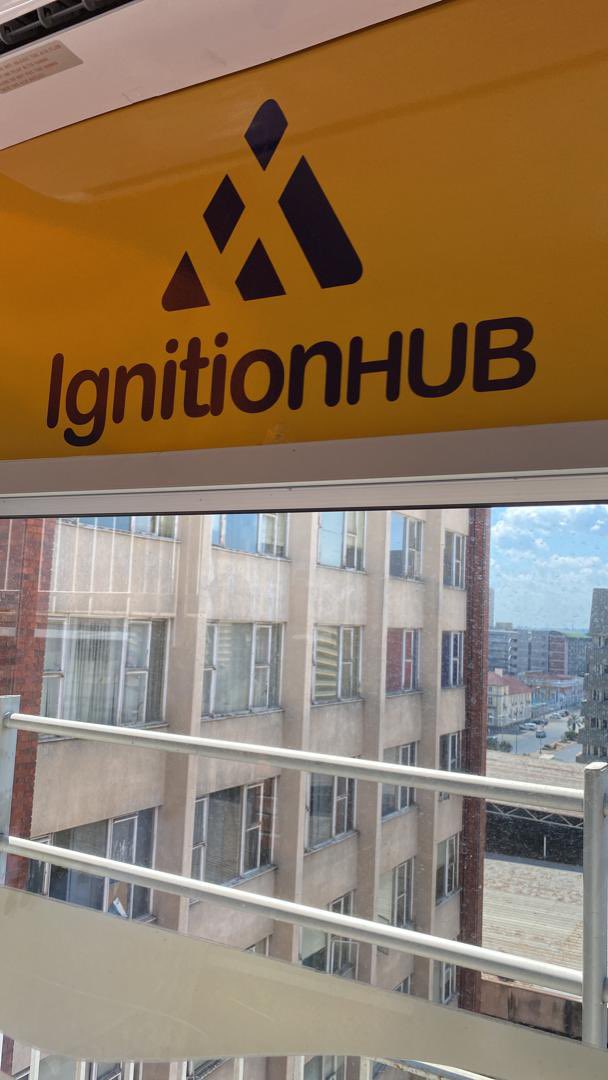 Akayi_zw's tweet photo. #Akayi is an ecosystem enabler that aims to foster collaboration amongst stakeholders in the Zimbabwe Entrepreneurship Ecosystem 🇿🇼

#HappeningNow is our quarterly founders meetup at @IgnitionHubZW  @BancabcZW @DrMambondiani 

DM or email info@akayi.co.zw to join our mailing list https://t.co/SvkAgBbH9I