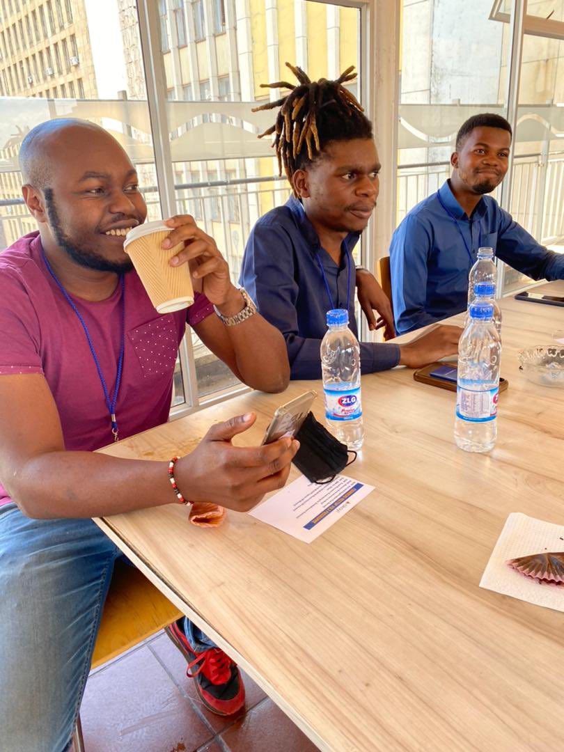Akayi_zw's tweet photo. #Akayi is an ecosystem enabler that aims to foster collaboration amongst stakeholders in the Zimbabwe Entrepreneurship Ecosystem 🇿🇼

#HappeningNow is our quarterly founders meetup at @IgnitionHubZW  @BancabcZW @DrMambondiani 

DM or email info@akayi.co.zw to join our mailing list https://t.co/SvkAgBbH9I